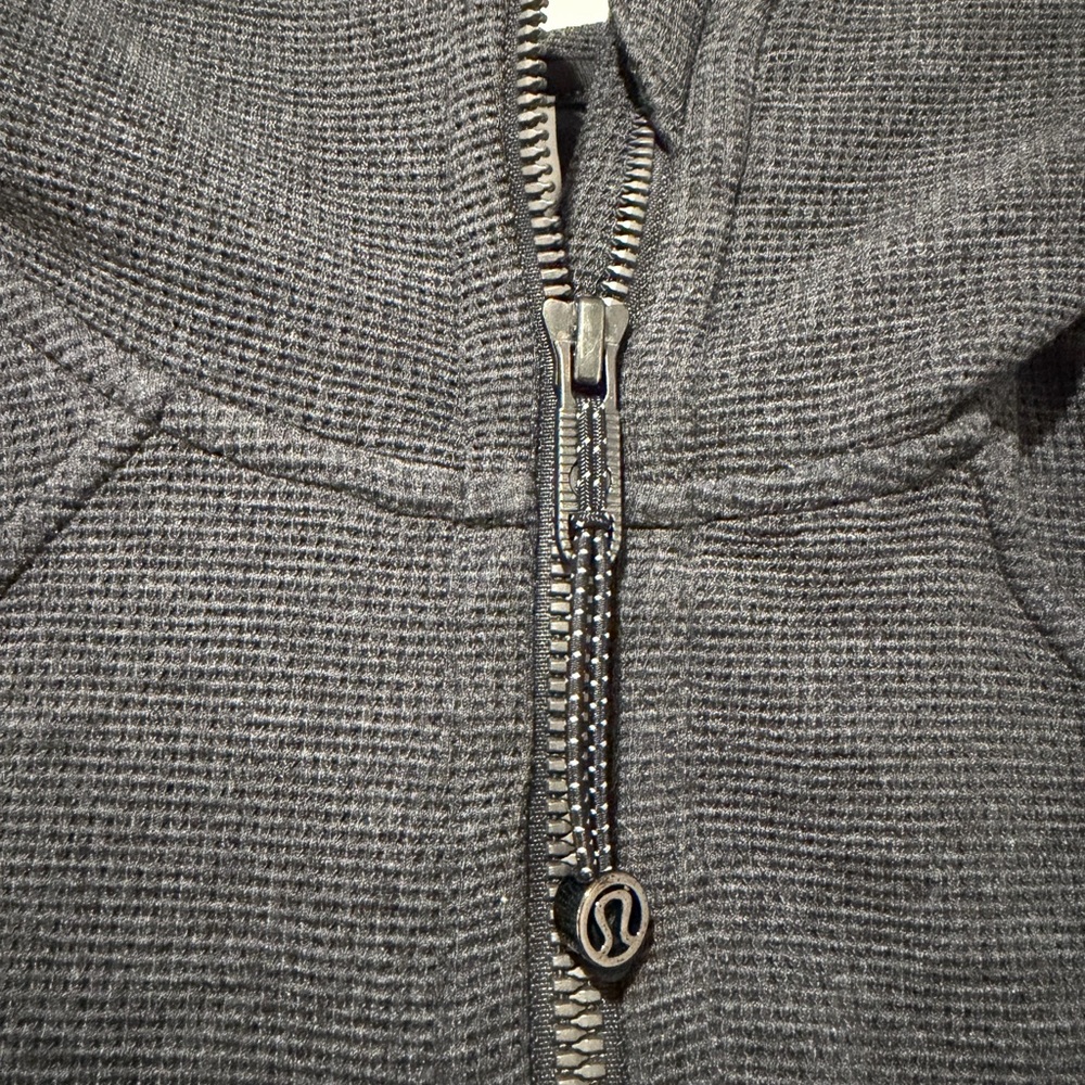 Auth.✅ Lululemon Scuba Waffle Full Zip Hoodie in “Graphite Grey” Size M/L🩶 - Picture 3 of 10
